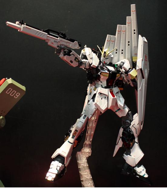 オンライン特販 MG νガンダムver.ka チタニウムフィニッシュ - おもちゃ